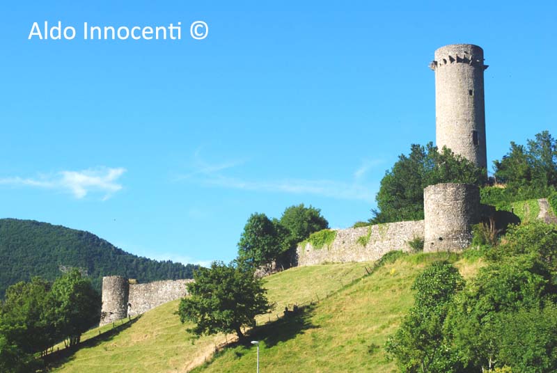 CASTELLO DI COMANO: CASTELLO 10' IMMAGINE